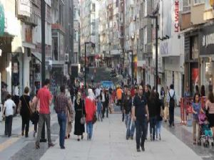 ÇİFTLİK CADDE AVM RAMAZANA HAZIR
