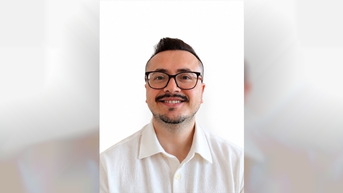 ONUR EMRULLAH ŞAVLIĞ KİMDİR?