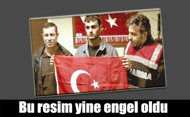 Resim yine o polisin karşısına çıktı