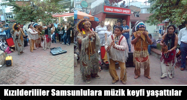 İcra ettikleri Kızılderili müziğiyle izleyenleri büyülediler