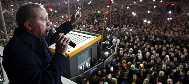 <font color="red">GEZİ'DE BAŞARAMADILAR, BU KOMPLOYU YAPTILAR</font>
