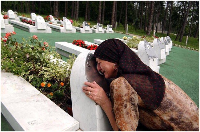 SREBRENİTSA SOYKIRIMI UNUTULMAYACAK