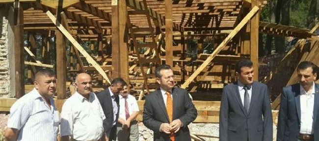 VALİ AKSOY YAŞAR DOĞU'NUN EVİNDE İNCELEMELERDE BULUNDU