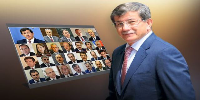 DAVUTOĞLU: SİYASET GEÇİCİ HOCALIK KALICIDIR
