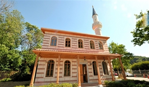 LOKALE ÇEVİRİLEN CAMİ YENİDEN İBADETE AÇILDI