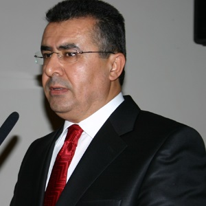 BÖYLE DEVLET ADAMLARINA İHTİYAÇ VAR