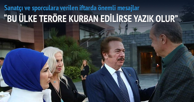 Cumhurbaşkanı Erdoğan sporcu ve sanatçılara iftarda konuştu