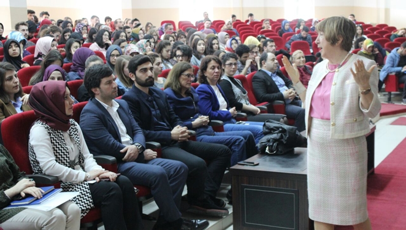 OMÜ'de Aşk ve Kariyer Konulu Konferans