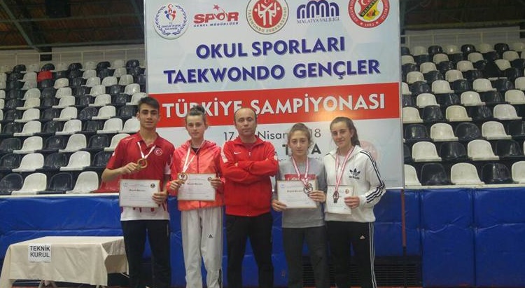 KAVAKLI SPORCULAR MADALYALARI TOPLADI
