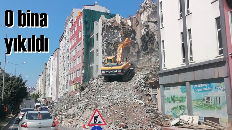 İlkadım'da yüzüncü yıl bulvarı üzerindeki bina yıkıldı