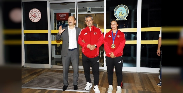 Avrupa Şampiyonu Ecem Baysuğ, Samsun'da Coşkuyla Karşılandı