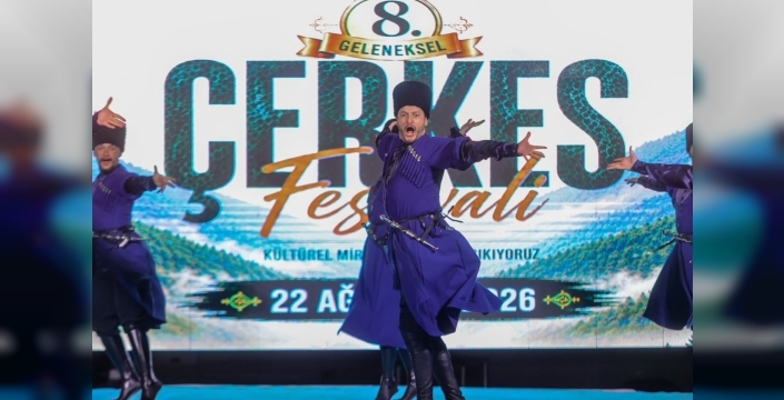 8. GELENEKSEL TERME ORTASÖĞÜTLÜ ÇERKES FESTİVALİ COŞKUYLA GERÇEKLEŞTİ